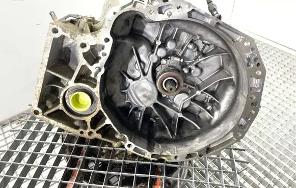 Suzuki SX4 S-Cross Manual 5 speed gearbox ZE8