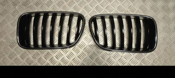 BMW X3 F25 Front bumper upper radiator grill 7210726