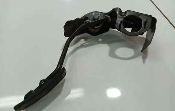 Toyota Corolla Verso AR10 Accelerator throttle pedal