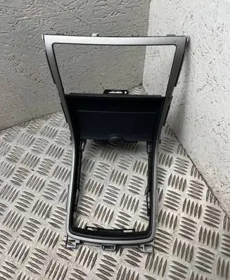 Mazda 6 Center console gs1d64626 cs1d64341