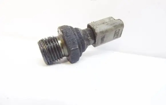 Citroen C5 Oil pressure sensor 9631846480