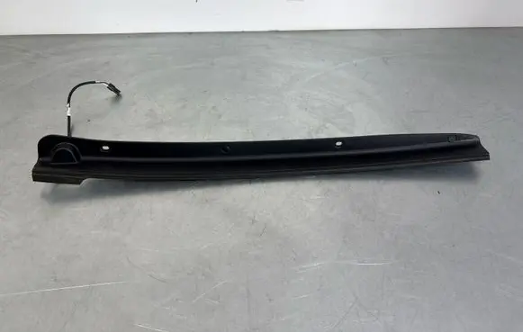 Jeep Grand Cherokee Seal rubber (tailgate) 7502267 55113631AB