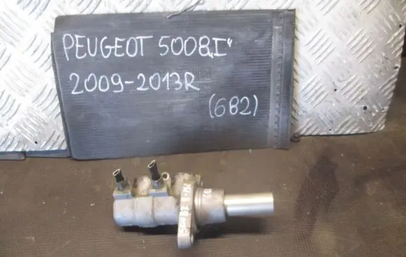 Peugeot 5008 Master brake cylinder