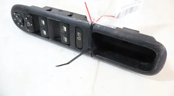 Peugeot 3008 I Electric window control switch