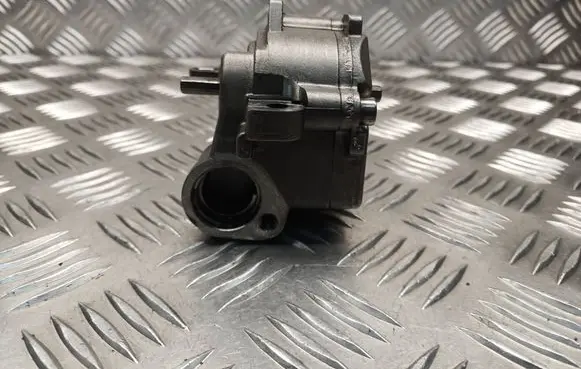 Volkswagen PASSAT B6 Oil pump 03G115105C 03G281AA
