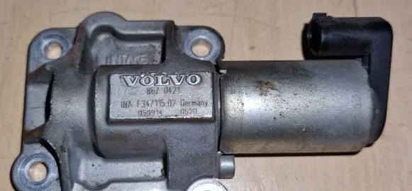 Volvo S60 Camshaft vanos timing valve 8670421