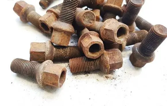 Volkswagen Golf IV Nuts/bolts 