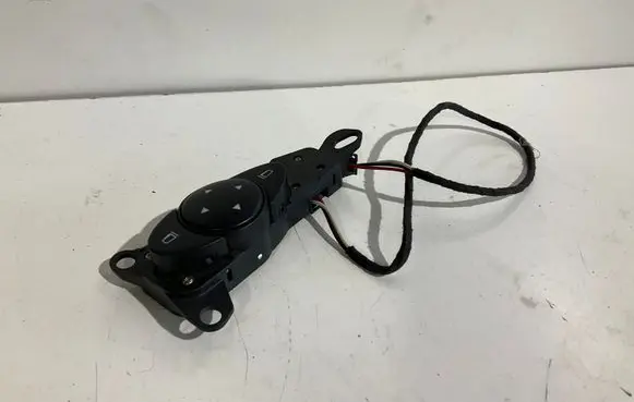 Mercedes-Benz E W211 Wing mirror switch 2118202110