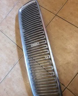 Volvo XC70 Front grill 8659875