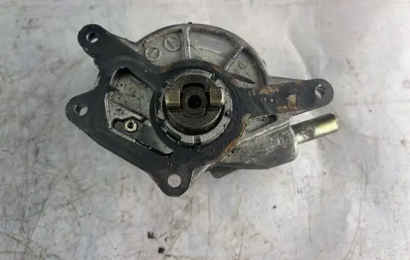 Jeep Grand Cherokee (WK) Vacuum pump A6422300165