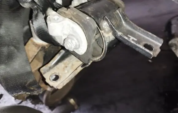 Mitsubishi Outlander Engine mount bracket 7mn184344