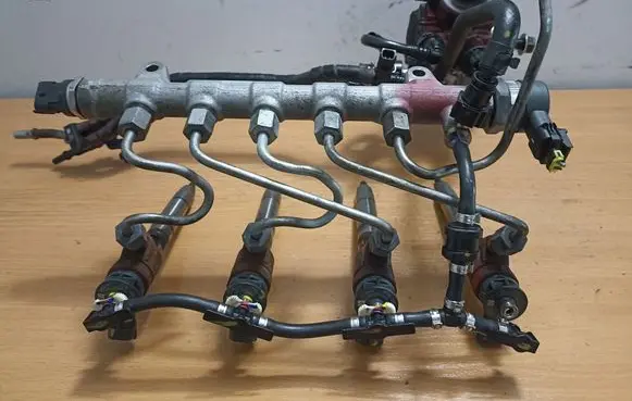 KIA Sportage Fuel injection system set 0445110589 338002A610 0445010596