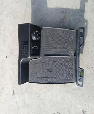 Ford Focus Wireless charging module JX7T-19J235-BC