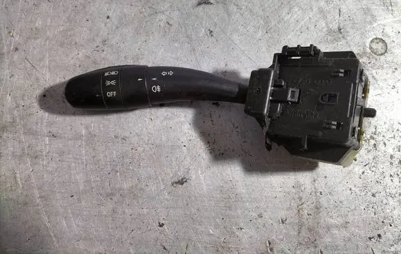 Hyundai Elantra Indicator stalk 3673MA