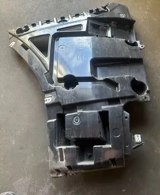 BMW X3 G01 Bumper support mounting bracket corner 7400667