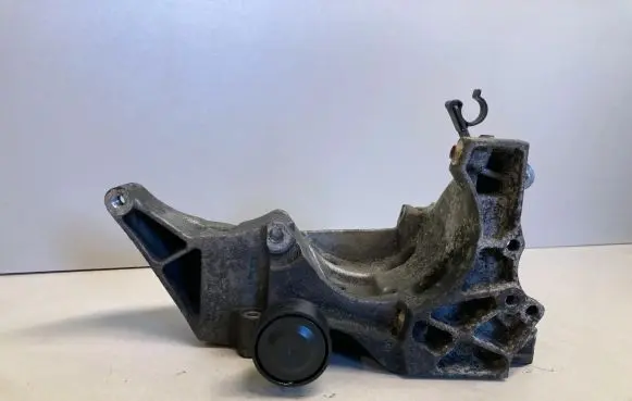 Generator/alternator bracket