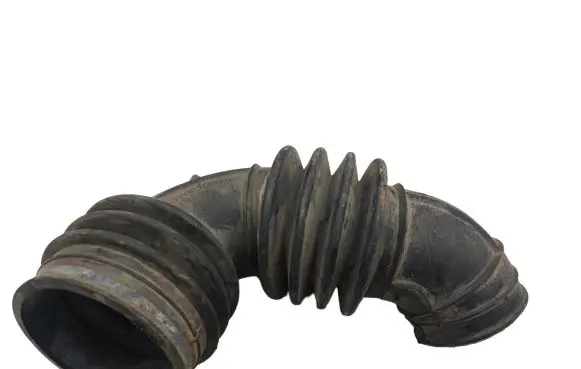 Ford Focus Turbo air intake inlet pipe/hose 94VB9C623DA