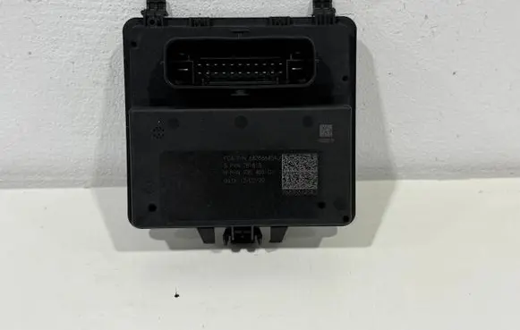 Jeep Grand Cherokee WL Tailgate/trunk control unit/module 68356645AJ 781815 P68356645AJ