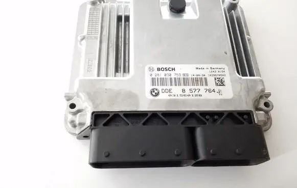 BMW 5 F10 F11 Engine control unit/module 857776401 0281030759 8577764