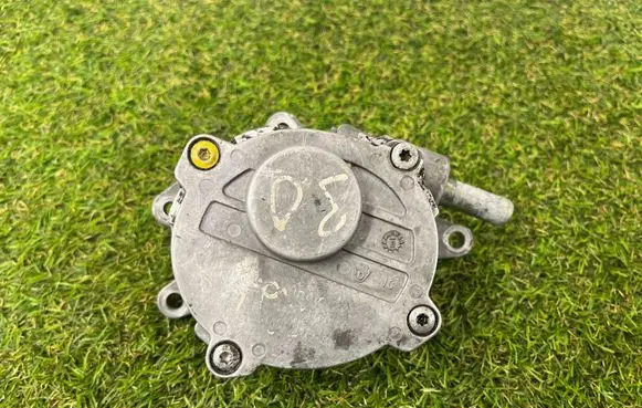 Mercedes-Benz E W211 Vacuum pump A6422300165