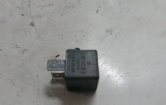 Mercedes-Benz Sprinter W906 Other relay A0025422619