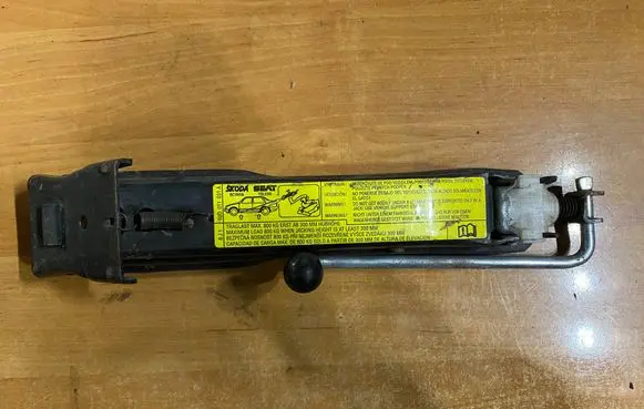 Skoda Octavia Mk1 (1U) Lift Jack 1U0011031A