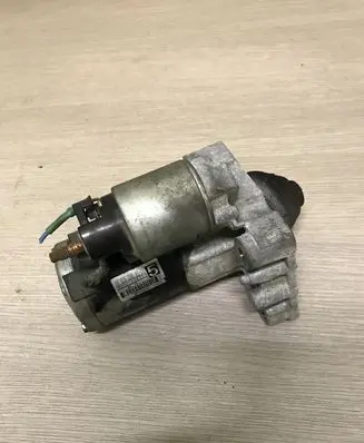 Peugeot 208 Starter motor 966352888001
