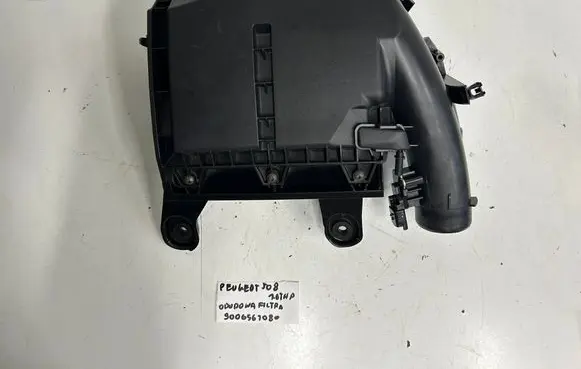 Peugeot 508 Air filter box 9806561080