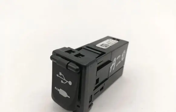 Toyota C-HR I AUX in-socket connector FC0600021 86190F4010