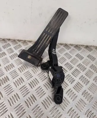 Hyundai i30 Accelerator throttle pedal 327003XXXX
