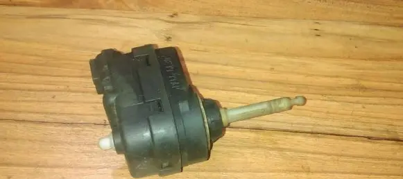BMW 3 E46 Headlight level adjustment motor 
