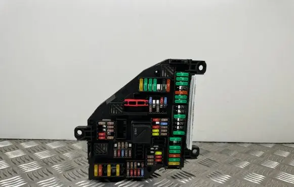 BMW 7 F01 F02 F03 F04 Fuse module 9264924 07514878 1703345