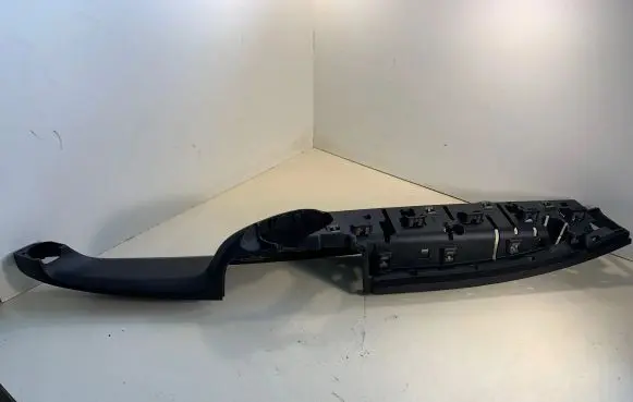 Porsche Cayenne (92A) Fender mounting bracket 7P5867177A