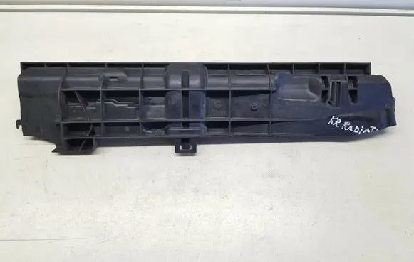 BMW 1 E81 E87 Radiator mount bracket 7524912