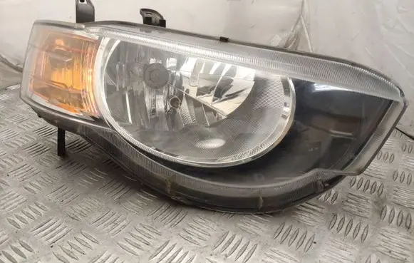 Mitsubishi Colt Headlight/headlamp 8301B180