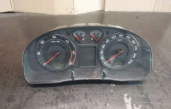 Speedometer (instrument cluster)