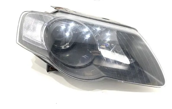 Volkswagen PASSAT B6 Headlight/headlamp
