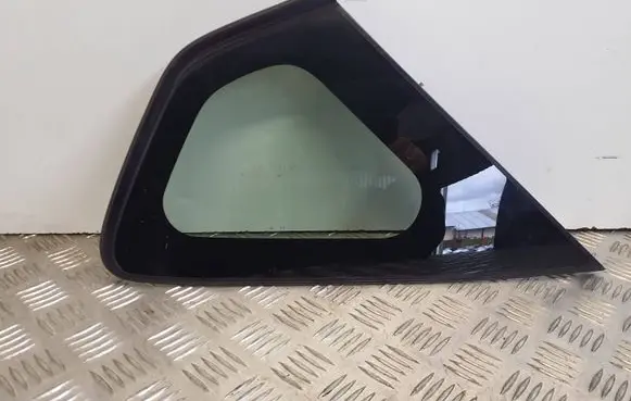 Toyota Prius (XW30) Rear side window