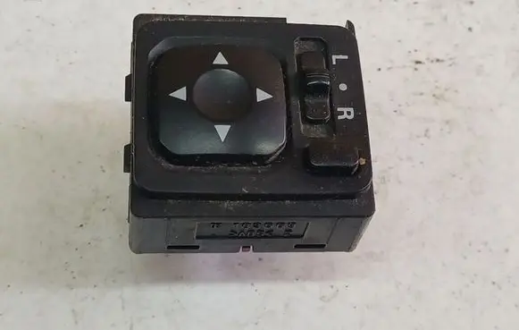 Mitsubishi Grandis Wing mirror switch 183569