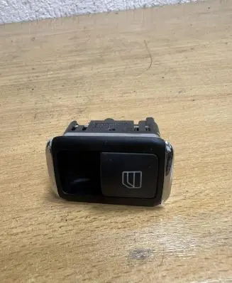 Mercedes-Benz C W204 Other switches/knobs/shifts A2048700451 D9233