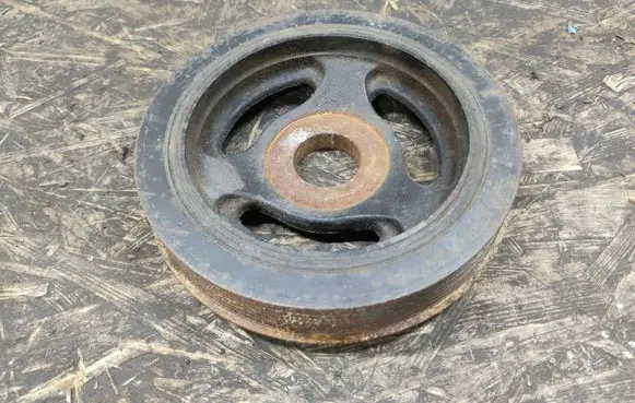 Citroen C4 I Picasso Crankshaft pulley 9654961080