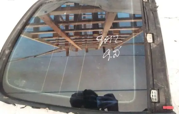 Volkswagen Touran II Rear side window