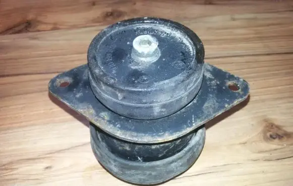 Seat Ibiza II (6k) Engine mount bracket 1h0199625