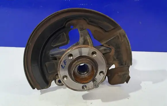 Front wheel hub