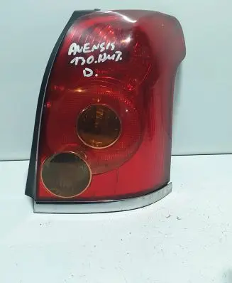 Toyota Avensis T250 Tailgate rear/tail lights RS102200110