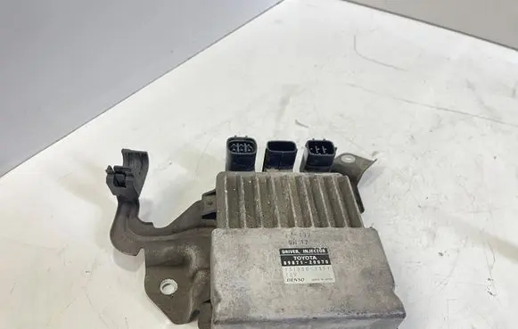 Toyota Avensis T250 Fuel injection control unit/module 8987120070 1310001371