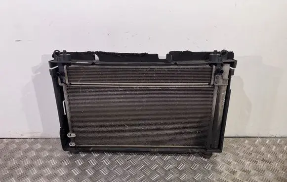 Toyota Auris 150 Radiator set 160400T490 Mf422750-4594