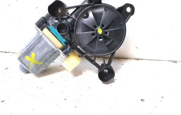 Volkswagen Caddy Front door window regulator motor 2k7959801
