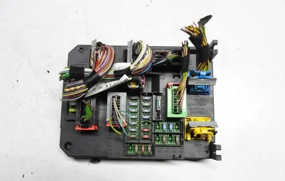 Peugeot 508 RXH Fuse module 9665547580