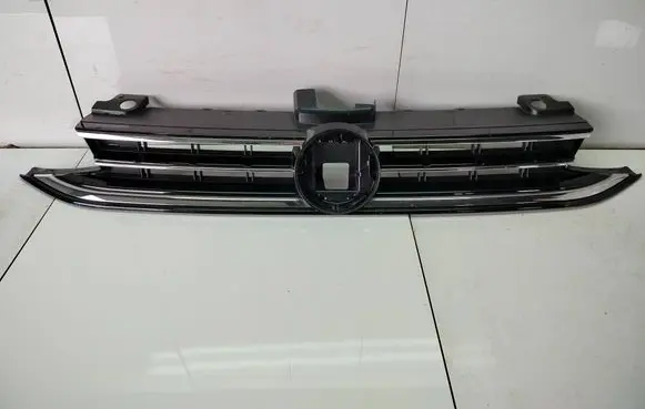 Front bumper upper radiator grill